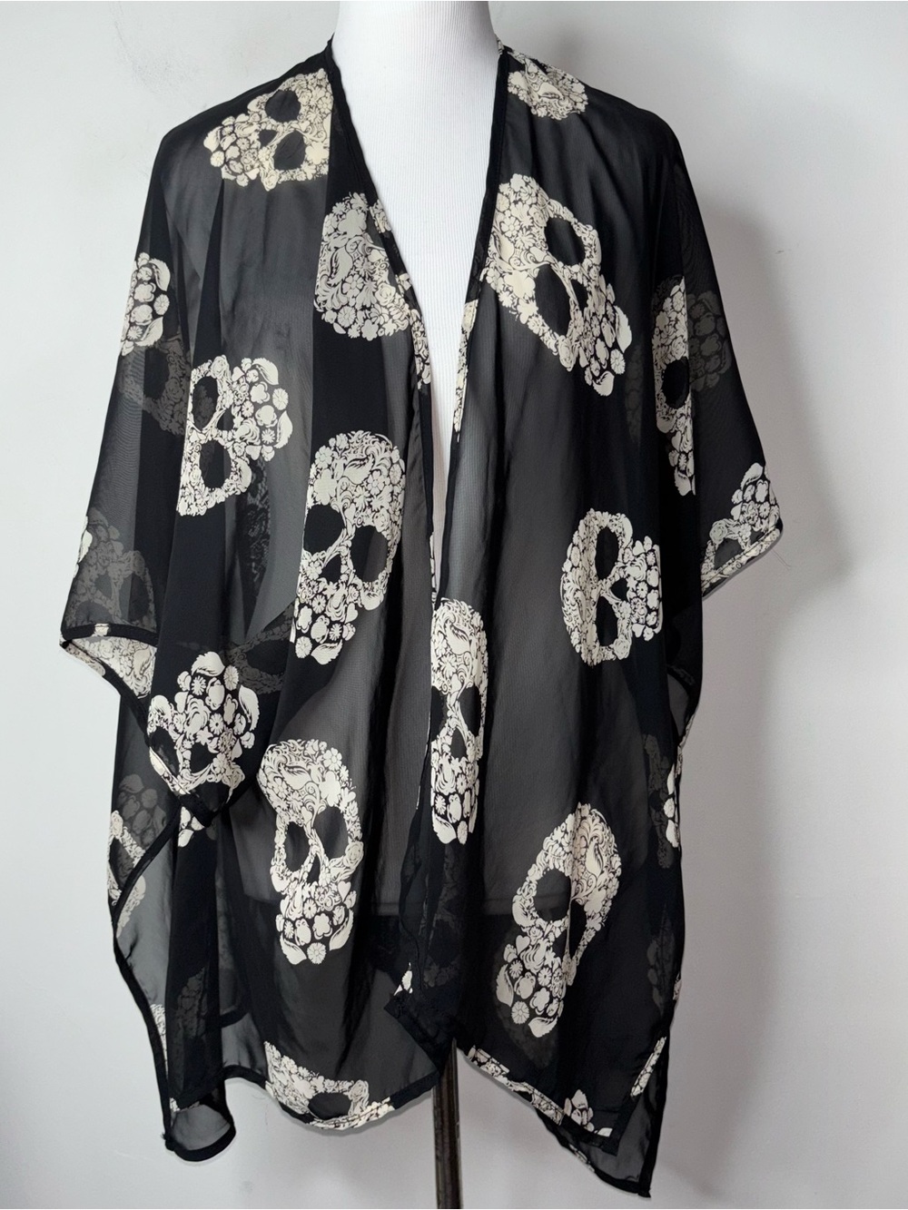 Love Culture Skull Print Sheer Black Kimono Cardigan Back Lace Panel Size M